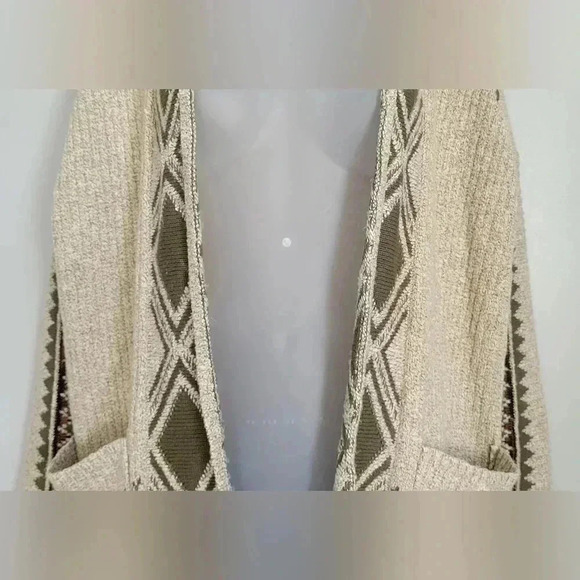 Lucky Brand Cardigan Sweater Womens Size M Jacquard Knit Aztec Geometric print - Picture 4 of 11